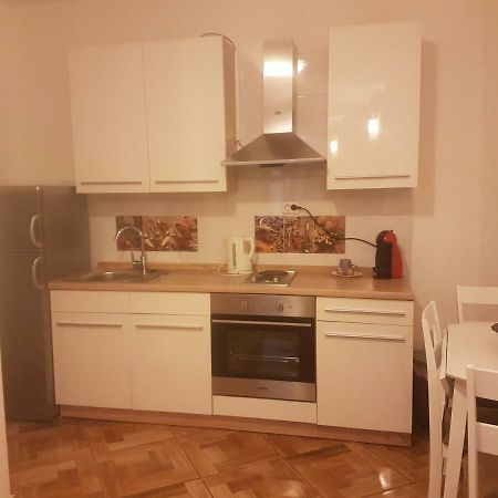 Studio Apartman Via Šibenik Exteriör bild