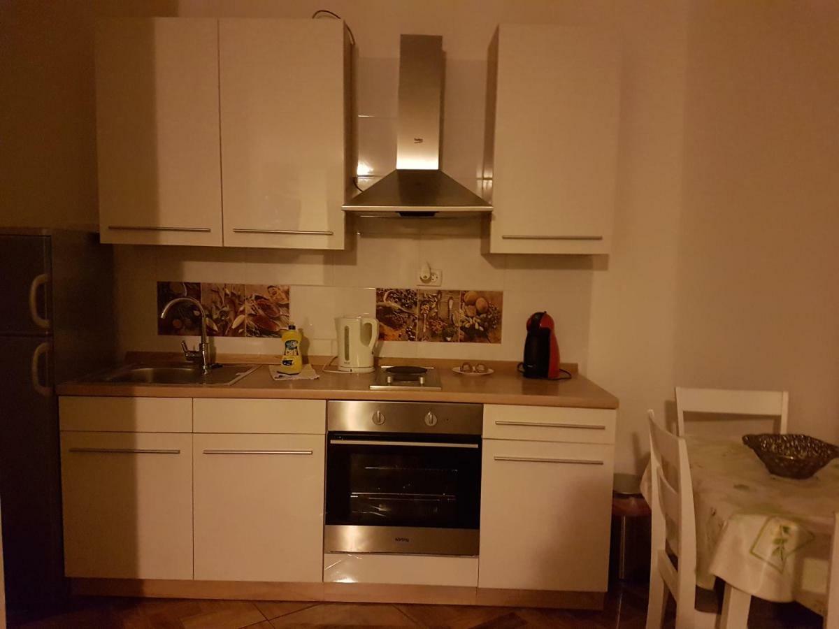 Studio Apartman Via Šibenik Exteriör bild