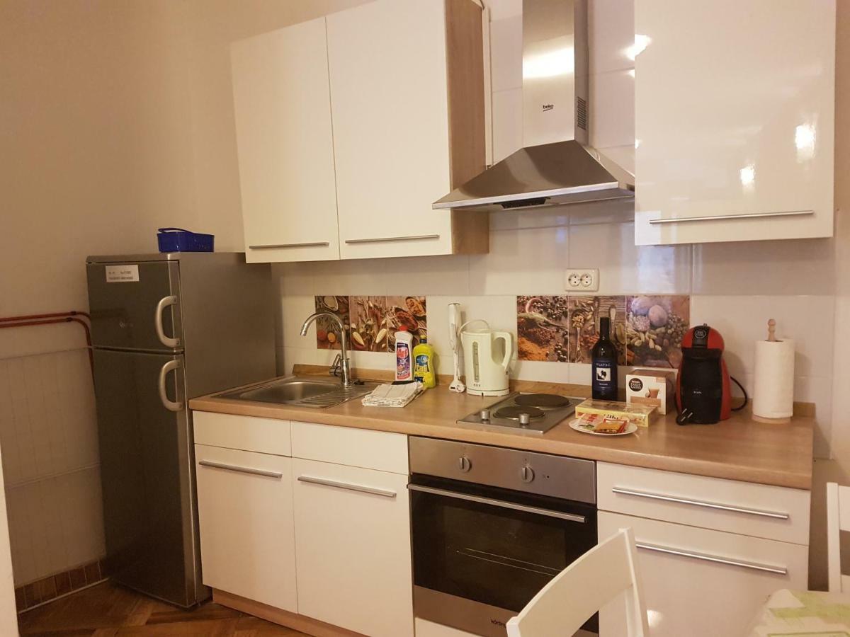 Studio Apartman Via Šibenik Exteriör bild